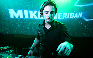 Mike Sheridan styrer musikken p<br>DR Electronica